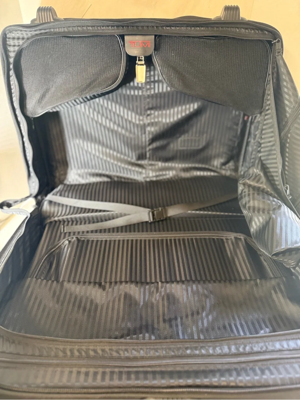 TUMI LARGE Rolling Wheeled Garment Bag Luggage